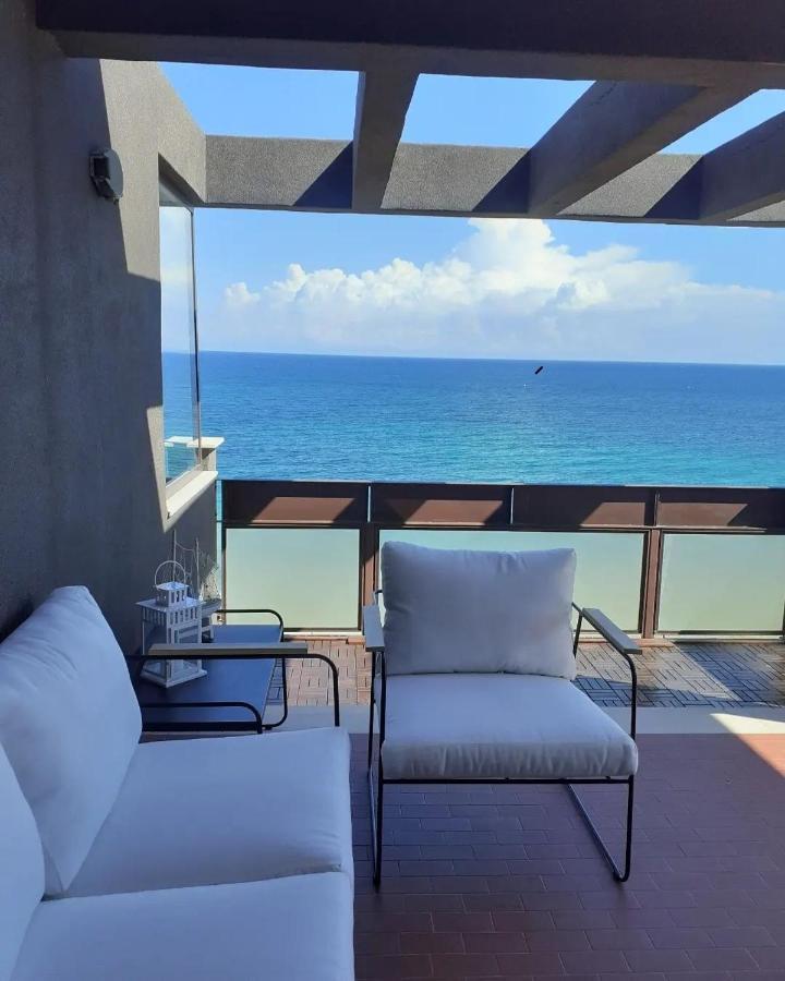 Attico Suite Spiaggia Барі Екстер'єр фото